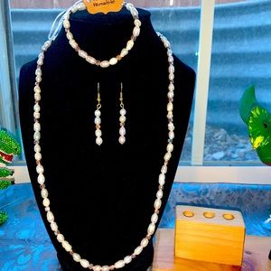 Bracelet, necklace and earrings ... 😍